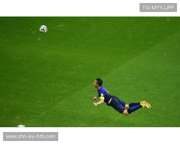 加克波回头望月头球破门极具美感